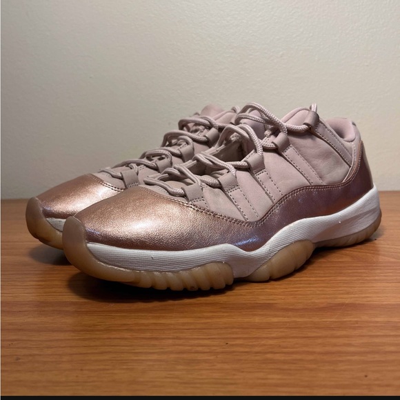 Jordan 11 Retro Low Rose Gold - Picture 9 of 9